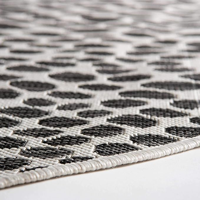 Unique Loom Outdoor Collection Area Rug - Cape Town (7' 10' x 10' Oval, Black/ Ivory)