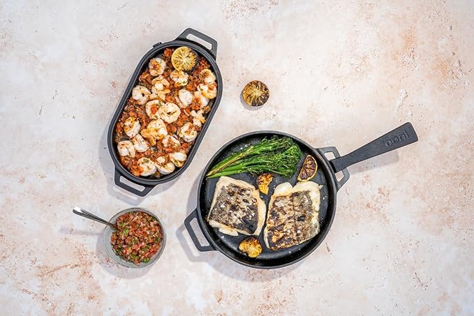ooni Cast Iron Skillet Pan - 9" Round Fyring Skillet Pan with Removable Handle and Sainless Steel Trivet, Cast Iron Frying Pan, Pre-Seasoned Non-Stick Oven Safe Cookware, Pizza Oven & BBQ Accessories
