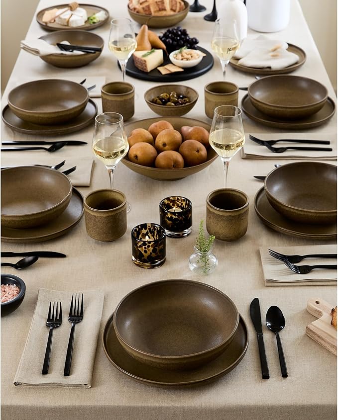 Solino Home Linen Natural Tablecloth 60 x 90 Inch - 100% Pure Linen Rectangular Tablecloth - Machine Washable Table Cloth for Holiday, New Year - Fete