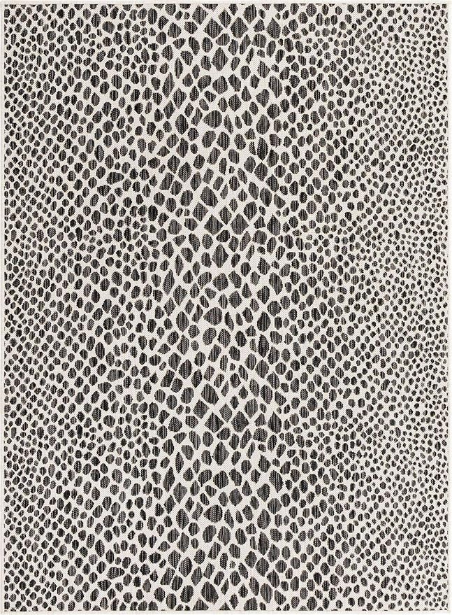 Unique Loom Outdoor Collection Area Rug - Cape Town (5' 3' x 8' Rectangle, Black/ Ivory)