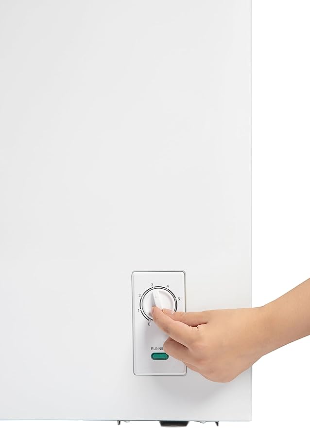 BLACK+DECKER 7.0 Cu. Ft. Chest Freezer, Holds up to 245 Lbs. of Frozen Food with Organizer Basket