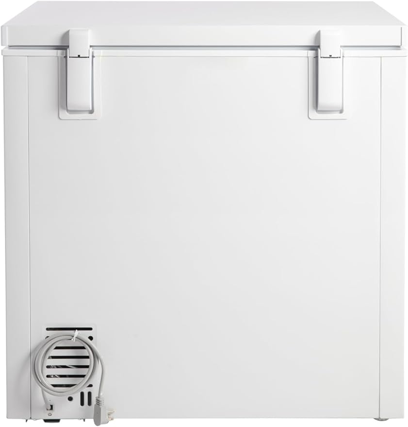 BLACK+DECKER 7.0 Cu. Ft. Chest Freezer, Holds up to 245 Lbs. of Frozen Food with Organizer Basket