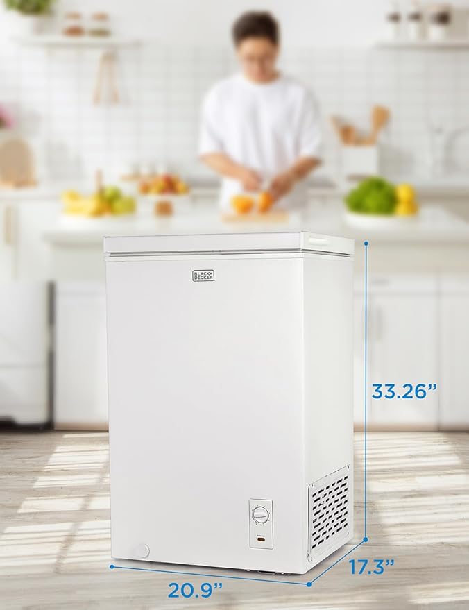 BLACK+DECKER 2.7 Cu. Ft. Compact Chest Freezer, Deep Freezer Holds Up To 94.5 Lbs. of Frozen Food, Removable Storage Basket, BCFK276, White