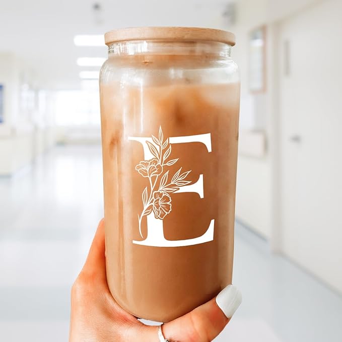 SANDJEST Monogrammed Gifts for Women - Monogram E Initial Glass Cup 16 Oz Can Coffee Cups with Lid and Straw - Monogram Initials Gifts for Womens on Birthday