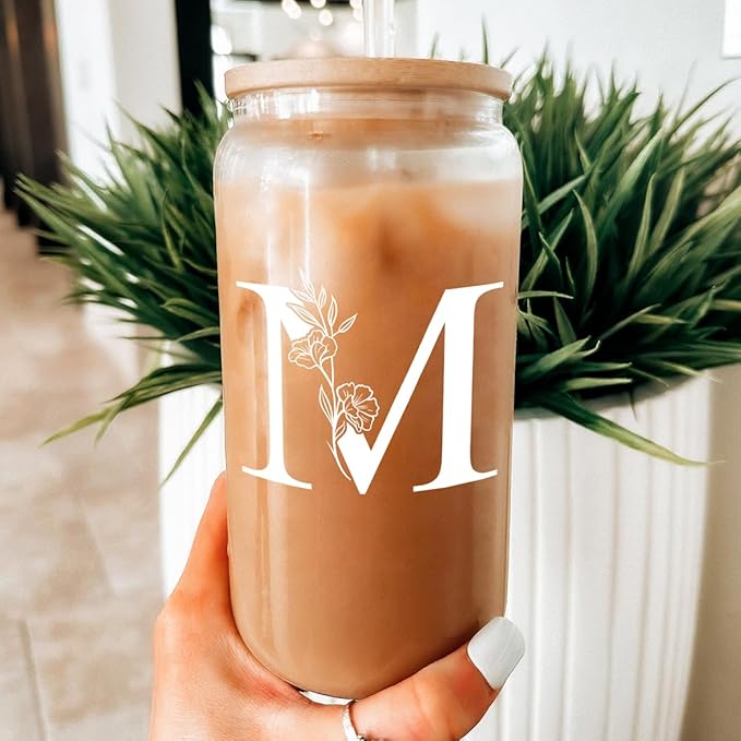 SANDJEST Monogrammed Gifts for Women - Monogram M Initial Glass Cup 16 Oz Can Coffee Cups with Lid and Straw - Monogram Initials Gifts for Womens on Birthday