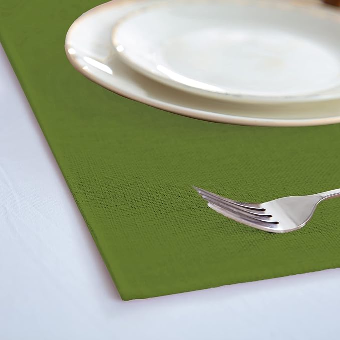 Cloth Placemats Set of 8, Linen Type Fabric Placemats Machine Washable Heat Resistant Placemats Wrinkle Free Thick Polyester Kitchen Place Mats for Dining Table (Green)