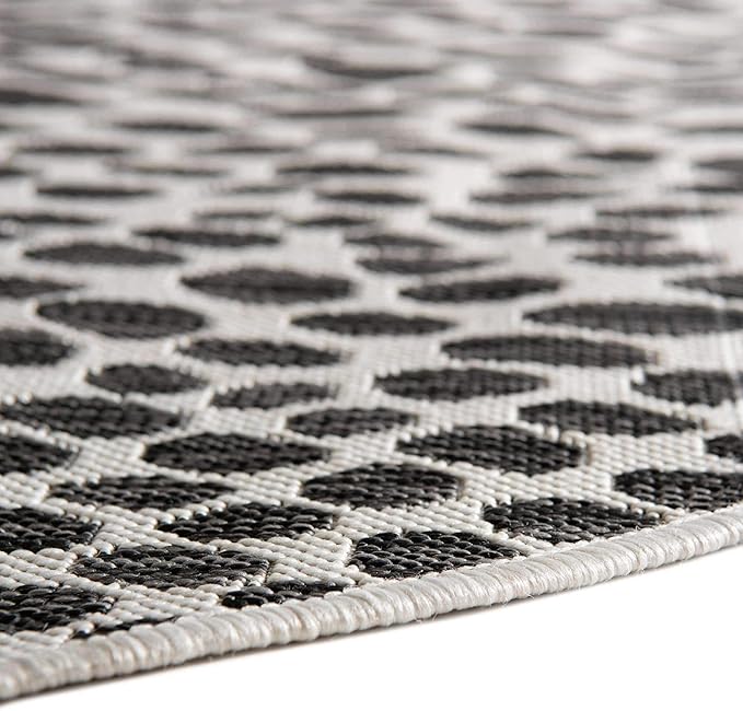 Unique Loom Outdoor Collection Area Rug - Cape Town (6' 7' Round, Black/ Ivory)