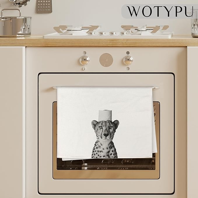 Leopard Gift Hand Towels for Bathroom, Cheetah Bathroom Decor, Trendy Cheetah Print Decorative Hand Towels for Guest Washroom Power Room Vanity Half Bath, 16x24 Inch