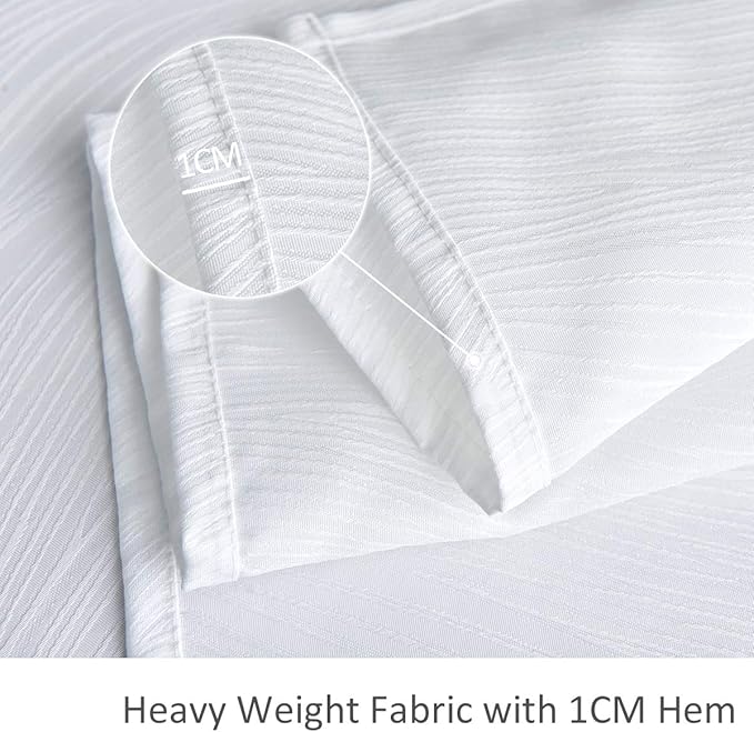 maxmill Jacquard Table Cloth Swirl Pattern Spillproof Wrinkle Resistant Heavy Weight Soft Tablecloth for Kitchen Dinning Tabletop Decoration Outdoor Picnic Rectangle 52 x 70 Inch White