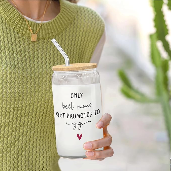 Gigi Grandma Announcement Gifts Glass Cup with Lids and Straws 14oz, Pregnancy Announcement for Grandma, Get Promoted to Gigi Glass Iced Coffee Tumbler Drinking Jars with Cleaning Brush