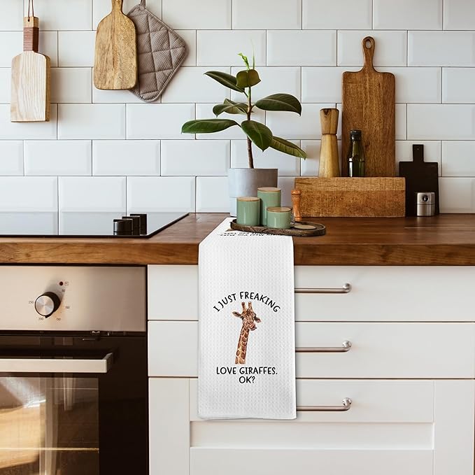 Funny Giraffe Kitchen Towels Gifts, Woodsy Giraffe Cabin Bathroom Decor for Home, Cute I Just Freaking Love Giraffes Decor Dish Hand Tea Towels for Bathroom Kitchen, 16x24 Inches