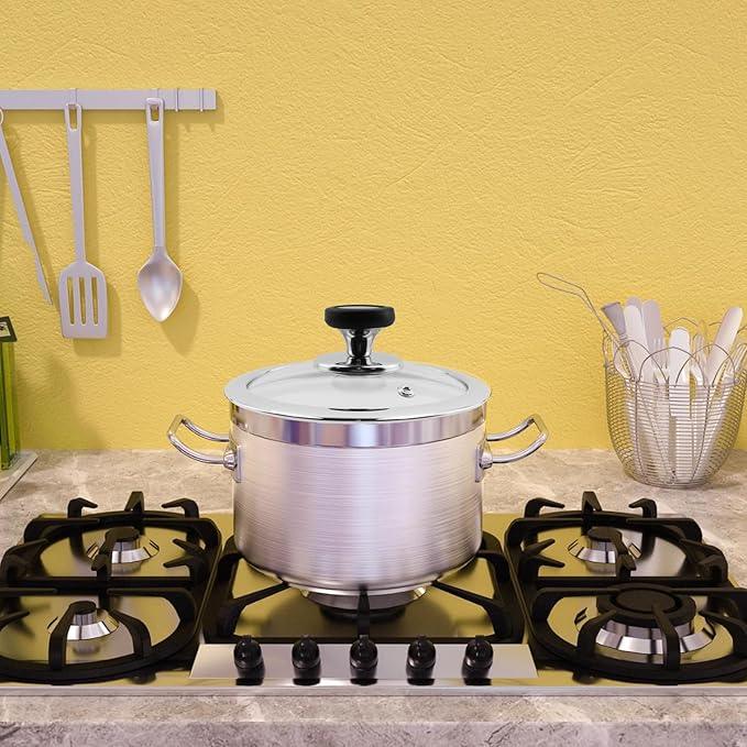 Woogim 6.5 Inch Universal Lid for Pans Tempered Glass Pot Lid with Steam Vent & Easy-to-grip Silicone Handle,Wide Edge for Secure Fit,Pan lids for Cast Iron Skillets,Frying Saute Pan,Cooking Pot