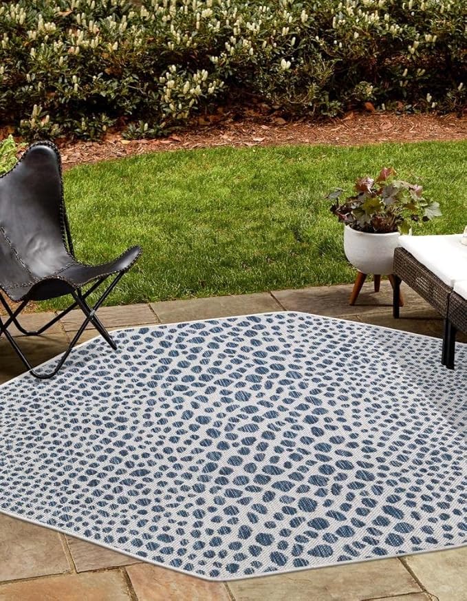 Unique Loom Outdoor Collection Area Rug - Cape Town (7' 10" Octagon, Blue/ Olive)