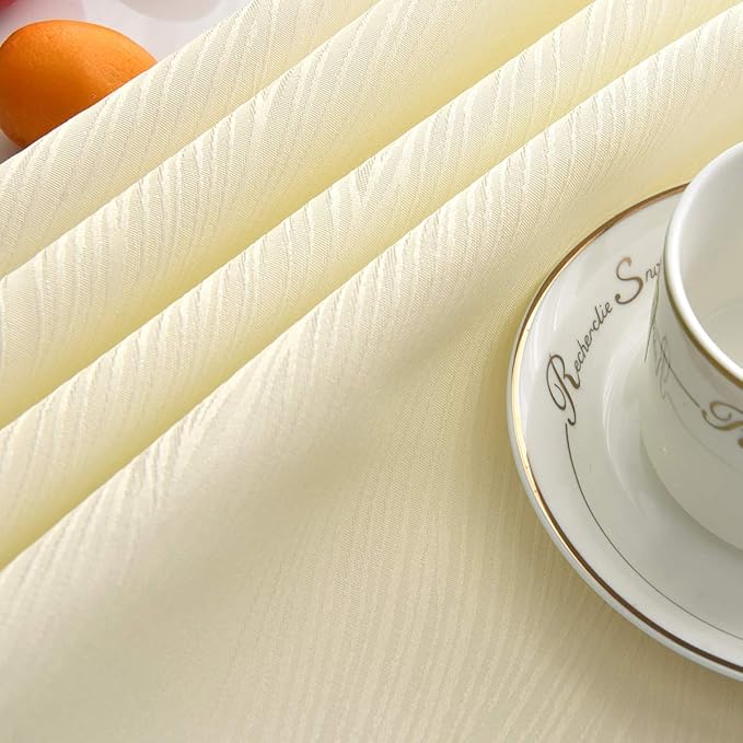maxmill Jacquard Round Table Cloth Swirl Pattern Waterproof Antiwrinkle Heavy Weight Soft Tablecloths for Circular Table Cover and Kitchen Dinning Tabletop Decoration Round 70 Inch Ivory