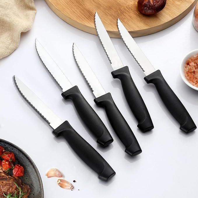 Pleafind 16-Pcs Steak Knives, 8.5 Inch Serrated Knives, Stainless Steel Steak Knives, Meat Knife for Table, Elegant Black Steak Knife Set for Home, Kitchen, Restaurant, Dishwasher Safe