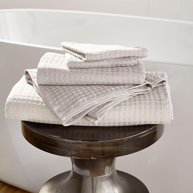 UCHINO Waffle Twist Cotton Weave Bath Towel for Bathroom Lightweight Absorbent Quick Dry Honeycomb Texture Solid Terry Loop Reverse 30" x 60", 1 Bath Towel, Linen
