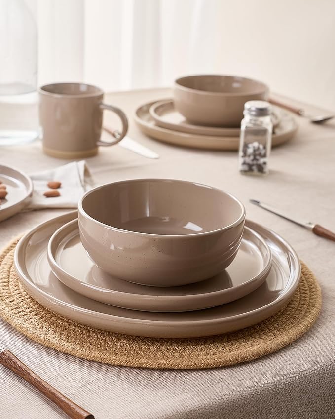Famiware Milkyway Stoneware Dinnerware Sets with Mugs, Service for 4 (16pcs), Plates and Bowls Sets, Scratch Resistant, Microwave and Dishwasher Safe Dishes Set, Cinnamon Brown