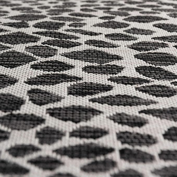 Unique Loom Outdoor Collection Area Rug - Cape Town (6' 1' x 9' Rectangle, Black/ Ivory)