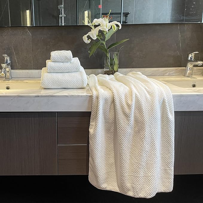 Oversized Bath Towels Extra Large 40x80 Inches Bath Sheets for Adults Super Soft Quick Dry Highly Absobent Microfiber Shower Towels (2 Piece, White)…