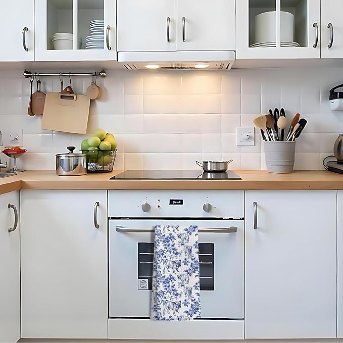 Chinoiserie Pug Kitchen Towels, Blue and White Floral Botanical Grandmillennial Dog Decor Dish Tea Towels, Pug Gifts Hand Towels for Kitchen Bathroom, 16x24 Inch