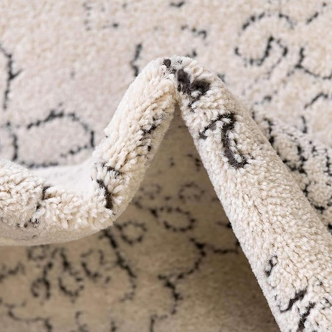 Unique Loom Isabella Collection Area Rug - Adjani (5' 1" x 8' Oval, White/ Blue)