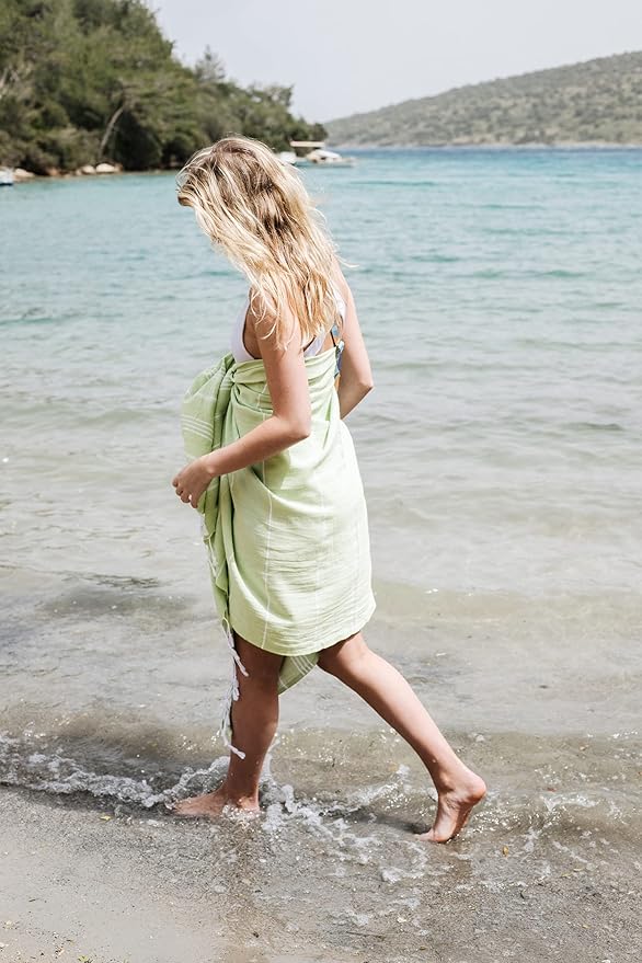 Madamelique Turkish Beach Towel with Beach Bag - 39 x 74 - Prewashed Beach Towels Oversized -%100Cotton - Quick Dry - Sand Free - Hand Loomed Turkish Bath Towels - Unique Absorbent Towel (Pistachio)