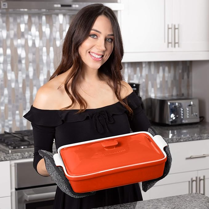Stoneware Casserole Dish Bakeware Set with Lid, Covered Rectangular Dinnerware, Extra Large 4.23 Quart, 13 by 9 Inch, Rosso [Red]