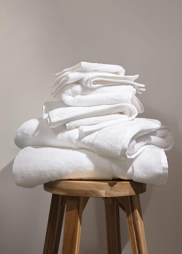 100% Organic Cotton Bath Towel Set | Bathroom Luxury Towel Set of 6 | GOTS Certified | Hotel Premium Towels | 700 GSM | 2 Bath Towels 30 x 56 | 2 Hand Towels 16 x 30 | 2 Wash Cloths 13 x 13 | White