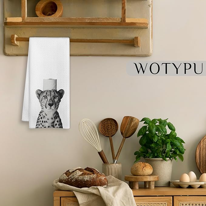 Leopard Gift Hand Towels for Bathroom, Cheetah Bathroom Decor, Trendy Cheetah Print Decorative Hand Towels for Guest Washroom Power Room Vanity Half Bath, 16x24 Inch