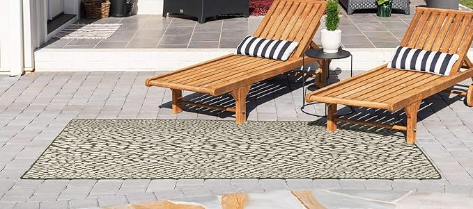 Unique Loom Outdoor Collection Area Rug - Cape Town (6' 1" x 9' Rectangle, Green/ Ivory)
