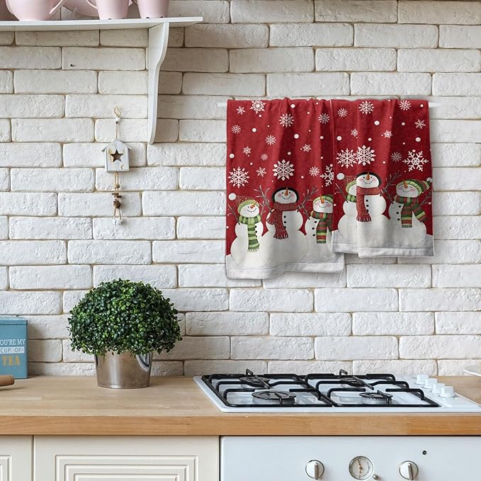 Imiss Winter Snowman Hand Towels 14.4 x 28.3 Inch Christmas Snowflakes Washcloth Winter Holiday Decor Bath Guest Fingertip Towel for Xmas Decorative Bathroom Home Guest Spa，Set of 2