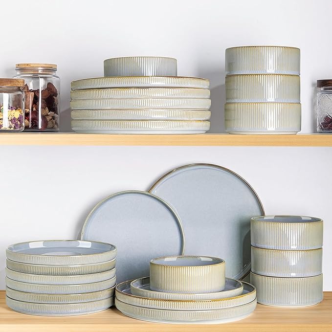 TheTerra Ceramic Dinnerware Sets for 8, 24 Pieces Porcelain Lightweight Speckled Plates and Bowls Sets, Scratch Resistant Dish Set, Oven & Microwave & Dishwasher Safe, Illusion Blue