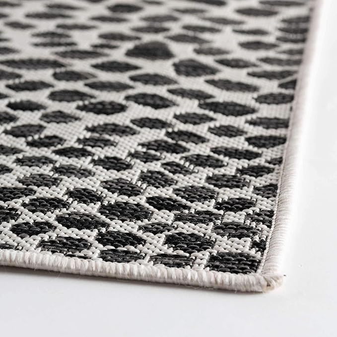 Unique Loom Outdoor Collection Area Rug - Cape Town (6' 1' x 9' Rectangle, Black/ Ivory)