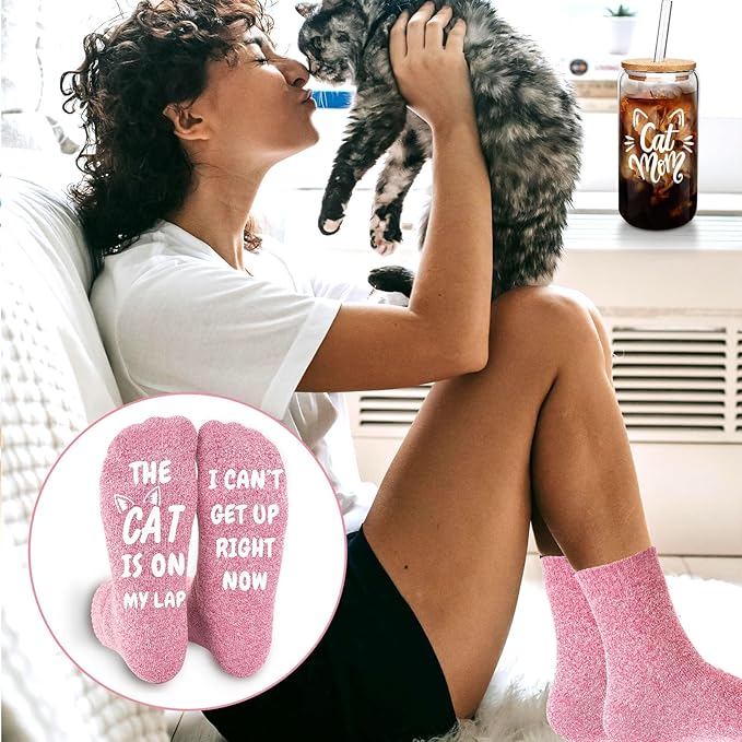 Mason Life Cat Mom Mother's Day Gifts, Cat Lover Gifts for Women, Mom Gift for Women, Valentine Birthday Present for Kitten Lover, 18oz Cute Kitty Mama Ice Coffee Cup Glass Cup with Lid Straw
