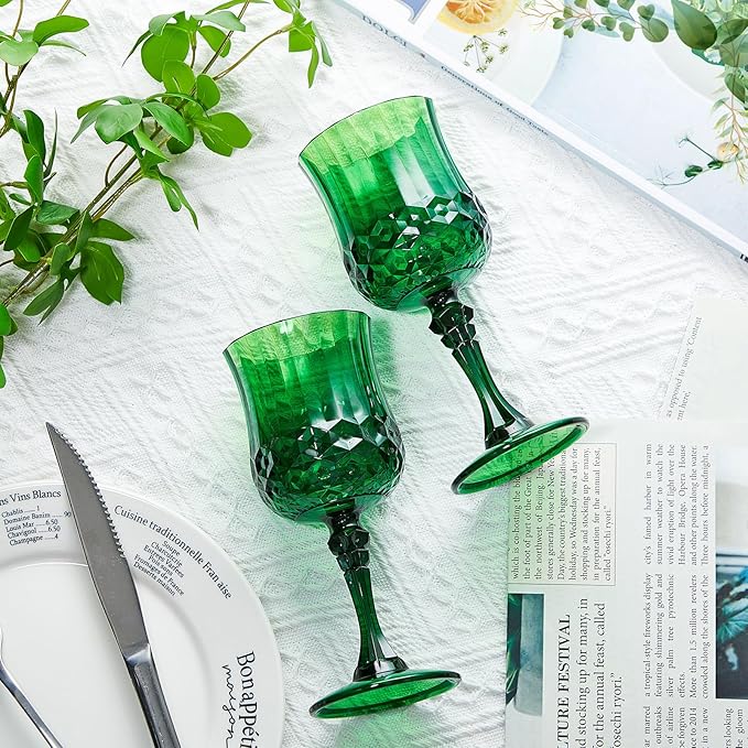 Pinkunn 24 Pcs 7 oz Plastic Vintage Wine Glasses Reusable Colored Goblets Patterned Drinking Water Glasses Cup Dishwasher Safe for Christmas Wedding Reception Party Supplies (Green)