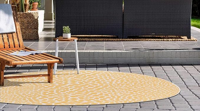 Unique Loom Outdoor Collection Area Rug - Cape Town (4' 1" Round, Yellow Ivory/ Ivory)
