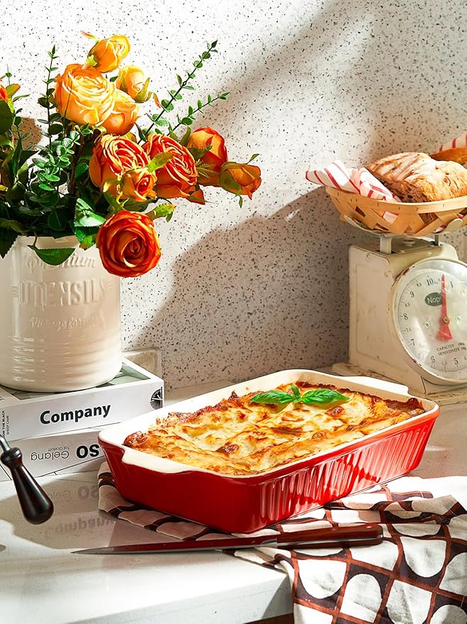 DOWAN 9x13-inch Deep Casserole Baking Dish for Lasagna, 135 oz Ceramic Pan with Handles, Oven Safe for Baking and Home Decor, Red