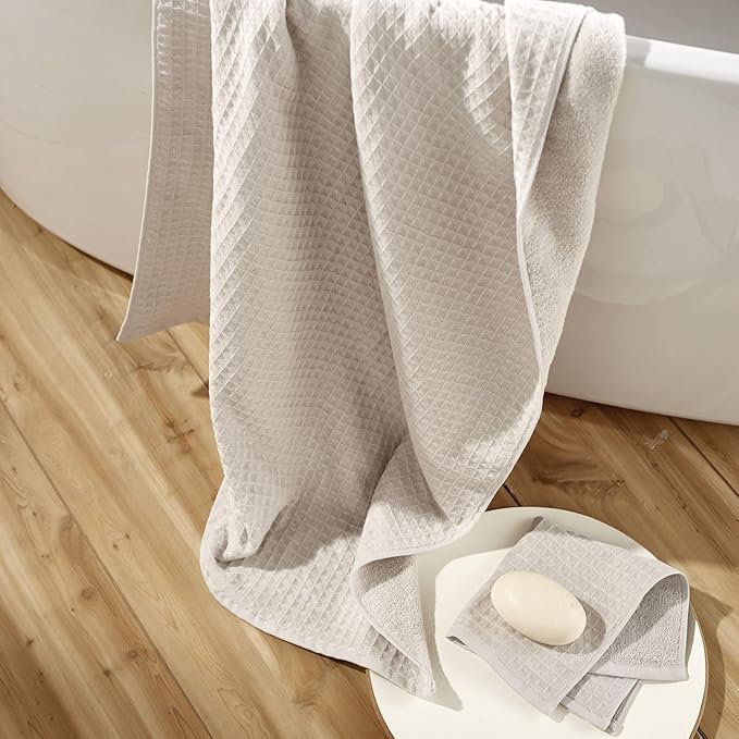 UCHINO Waffle Twist Cotton Weave Bath Towel for Bathroom Lightweight Absorbent Quick Dry Honeycomb Texture Solid Terry Loop Reverse 30" x 60", 1 Bath Towel, Linen