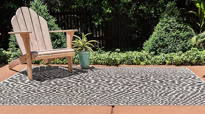 Unique Loom Outdoor Collection Area Rug - Cape Town (3' 3' x 5' 3' Rectangle, Black/ Ivory)