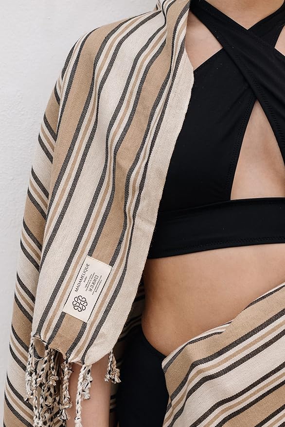 Madamelique Turkish Beach Towel with Beach Bag - 39 x 74 - Prewashed Beach Towels Oversized -%100Cotton - Quick Dry - Sand Free - Hand Loomed Turkish Bath Towels - Unique Absorbent Towel (Sand)