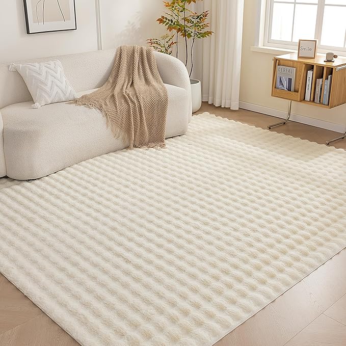 Amazon Basics Indoor Area Rug, 3D Bubble Washable Home Decor Carpet for Living Room, Bedroom, 5' W × 7' L, Beige