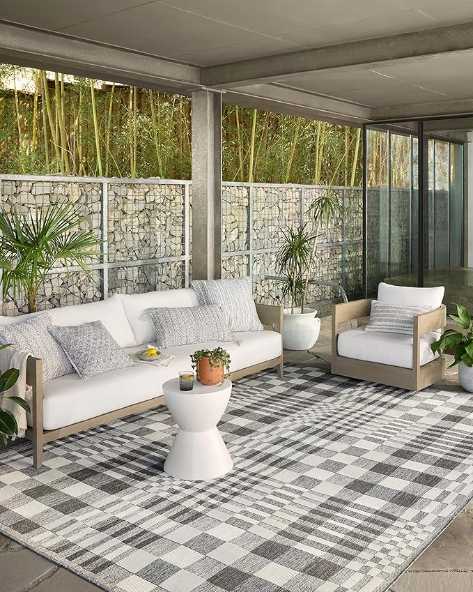 Loloi Rainier Collection RAI-04 Ivory/Pebble 7'-10" x 10'-10" Area Rug