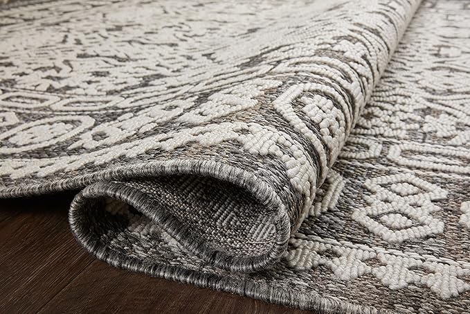 Loloi Rainier Collection RAI-02 Pebble/Ivory 2'-2" x 3'-9" Accent Rug