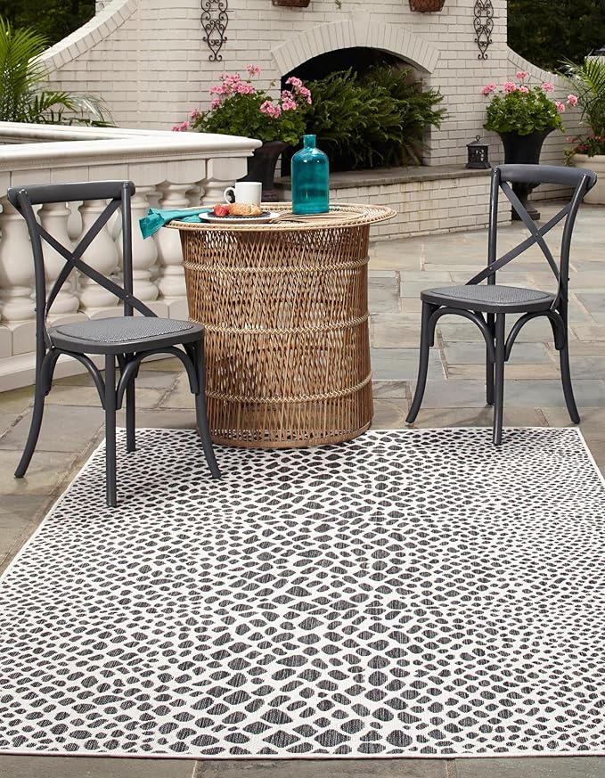 Unique Loom Outdoor Collection Area Rug - Cape Town (7' 10" x 11' 4" Rectangle, Black/ Ivory)