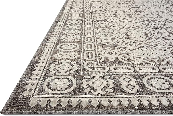 Loloi Rainier Collection RAI-02 Pebble/Ivory 3'-11" x 5'-11" Accent Rug