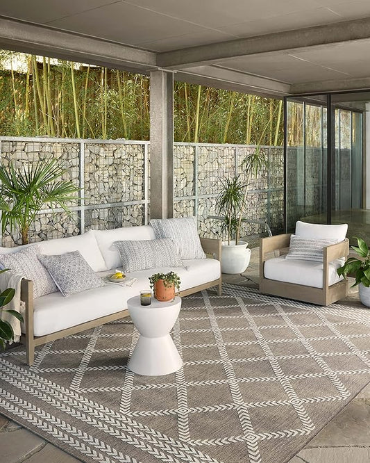 Loloi Rainier Collection RAI-05 Natural/Ivory 7'-10" x 10'-10" Area Rug