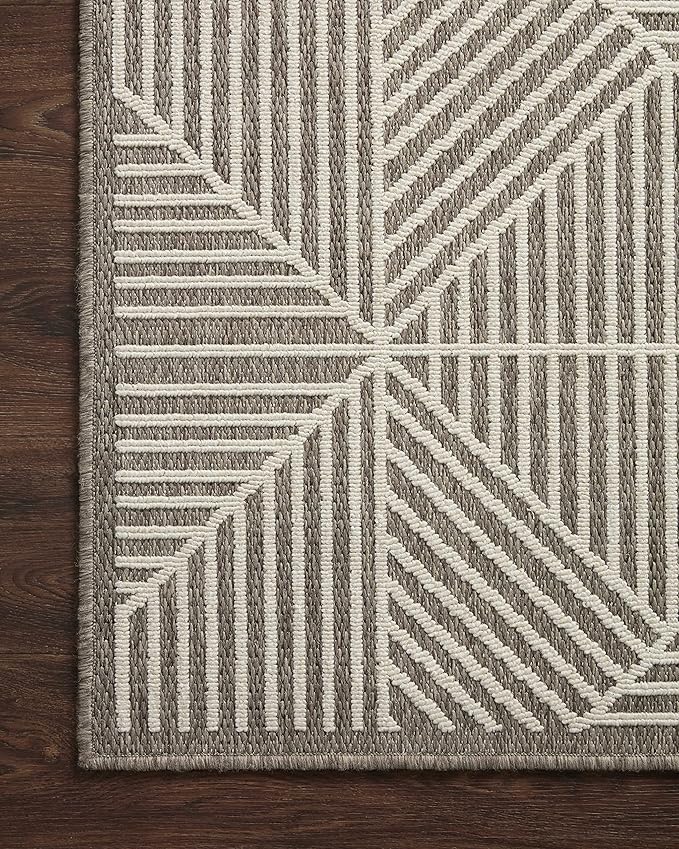 Loloi Rainier Collection RAI-03 Natural/Ivory 7'-10" x 10'-10" Area Rug