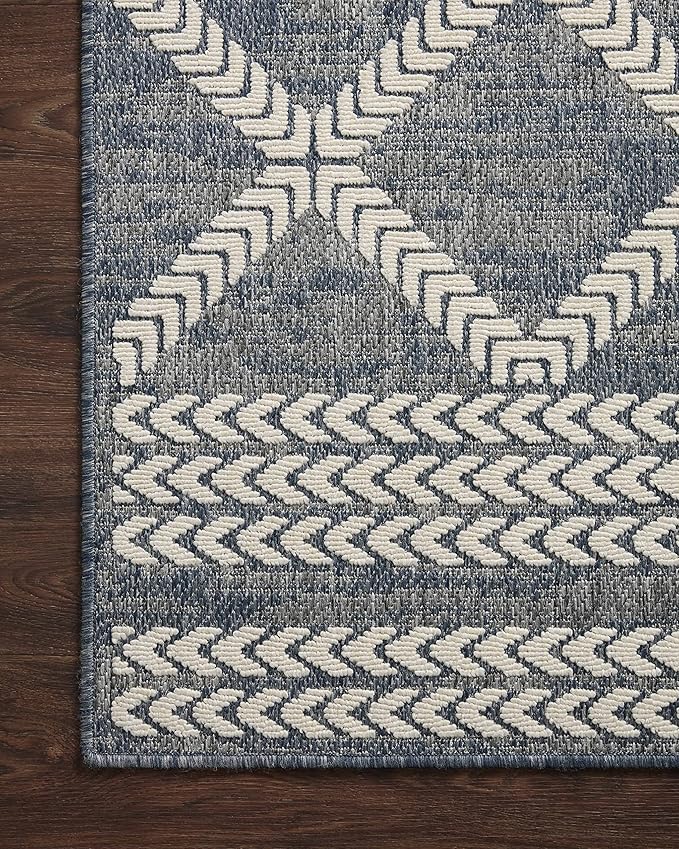 Loloi Rainier Collection RAI-05 Denim/Ivory 7'-10" x 10'-10" Area Rug