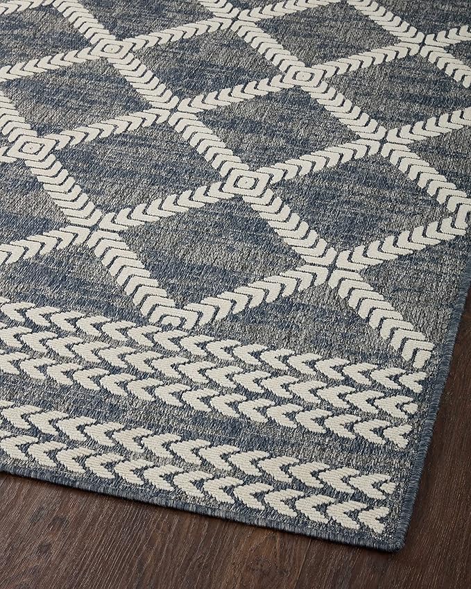 Loloi Rainier Collection RAI-05 Denim/Ivory 5'-3" x 7'-7" Area Rug