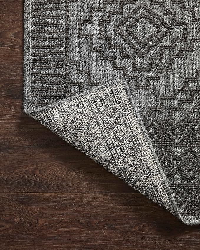 Loloi Rainier Collection RAI-06 Grey/Charcoal 3'-11" x 5'-11" Accent Rug